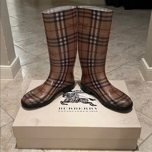 Classic Burberry Rain Boots— FREE SHIPPING